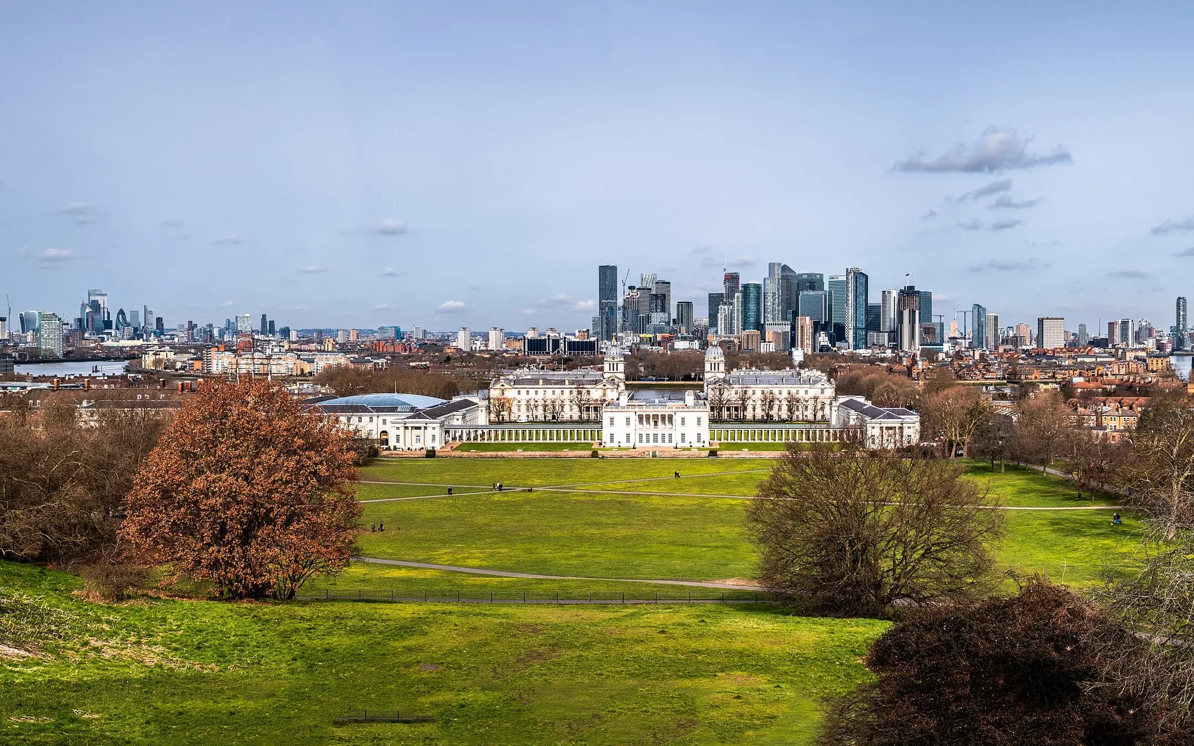 Skyline of London with the financial district along the Thames
